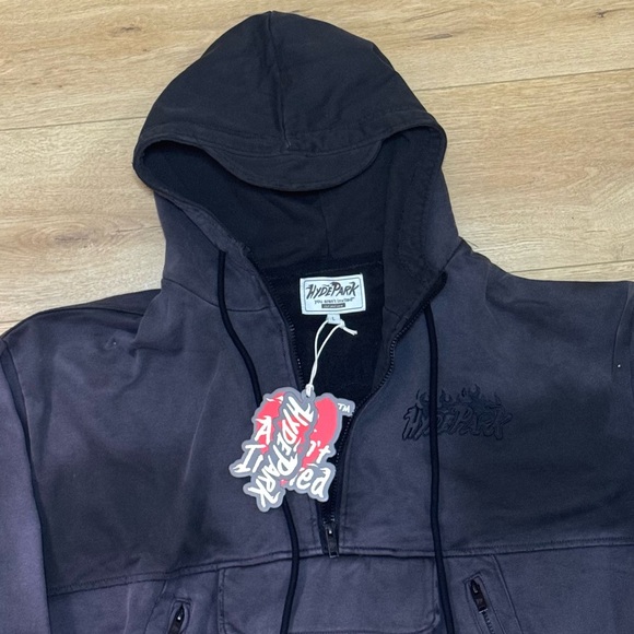 Hyde Park Black Aged Cropped Hoodie Large Embroidered Detail BNWT - Picture 9 of 9